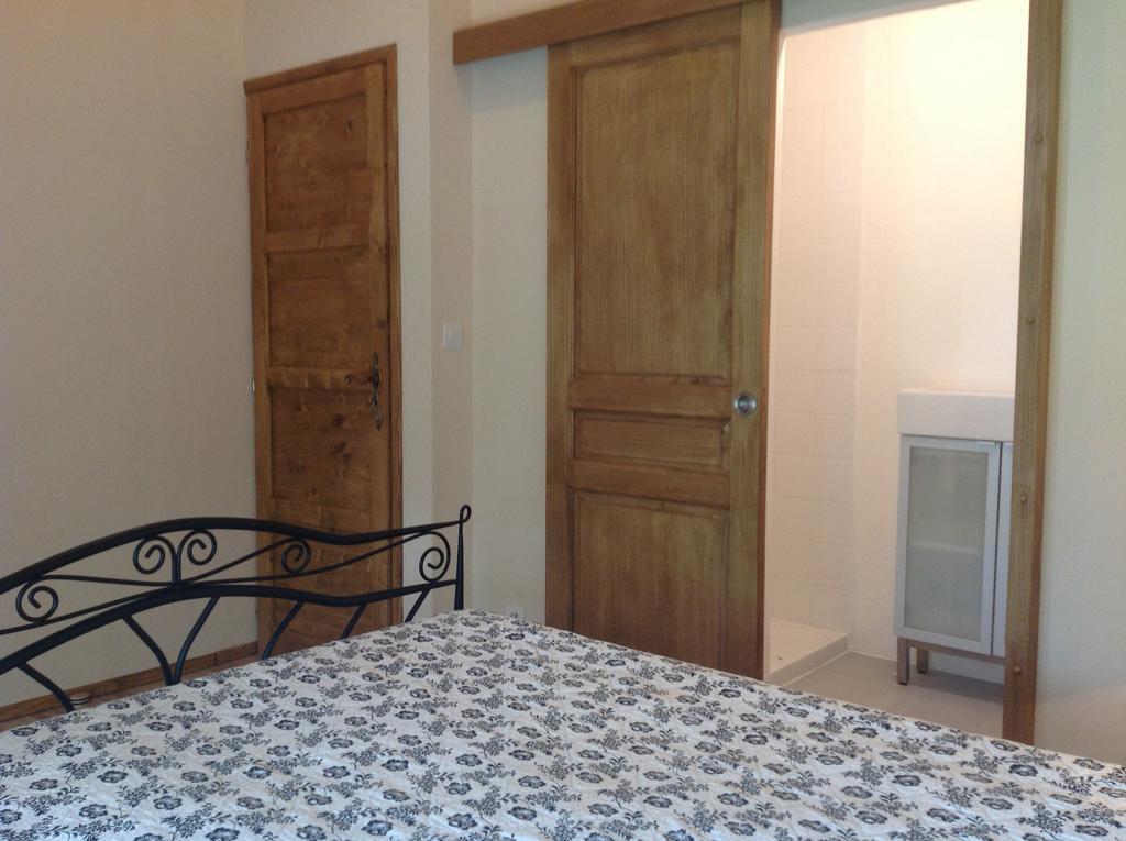 Thesecretgarden-France Bed and Breakfast Saint-Pierre-du-Lorouër Rum bild