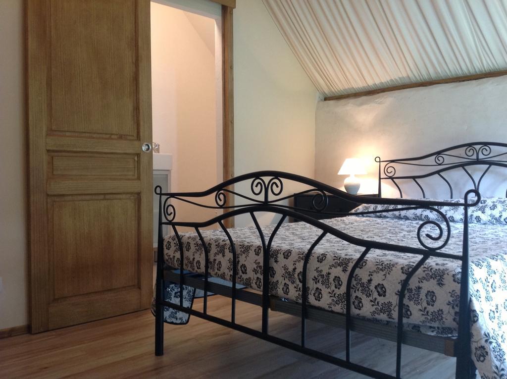 Thesecretgarden-France Bed and Breakfast Saint-Pierre-du-Lorouër Rum bild