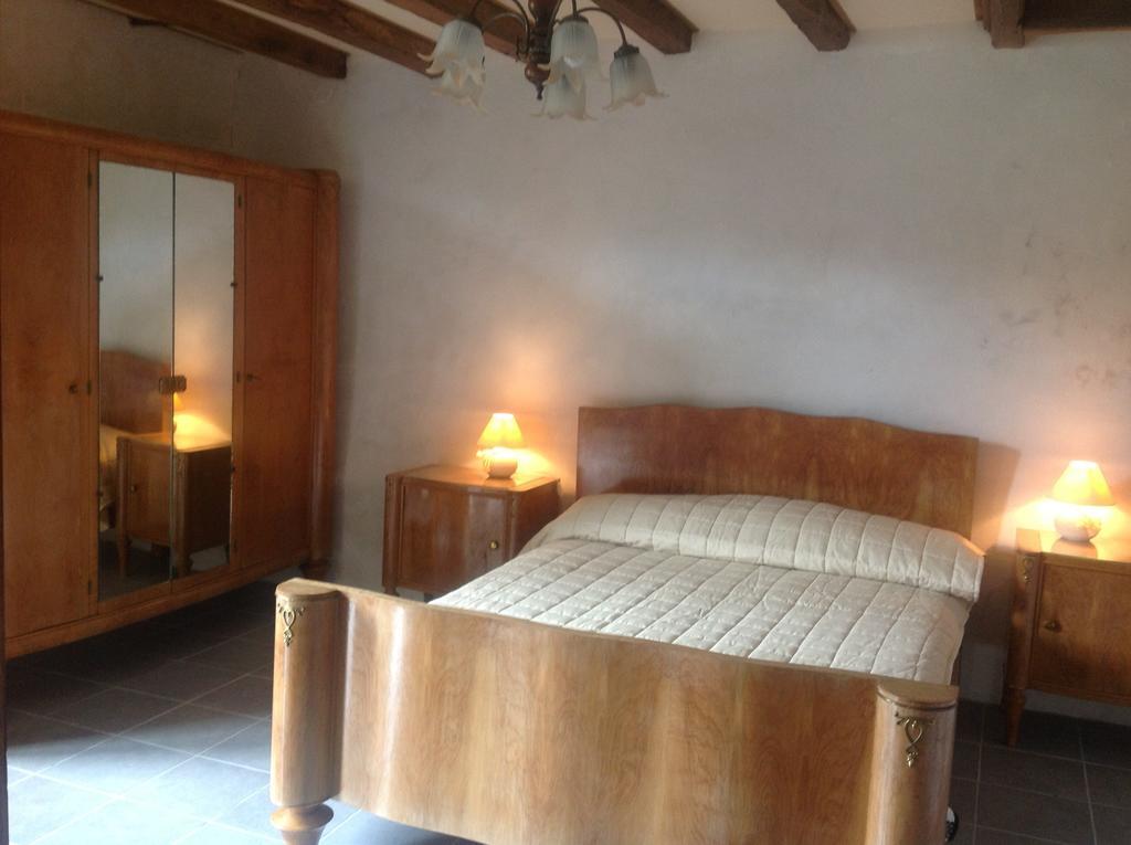 Thesecretgarden-France Bed and Breakfast Saint-Pierre-du-Lorouër Rum bild