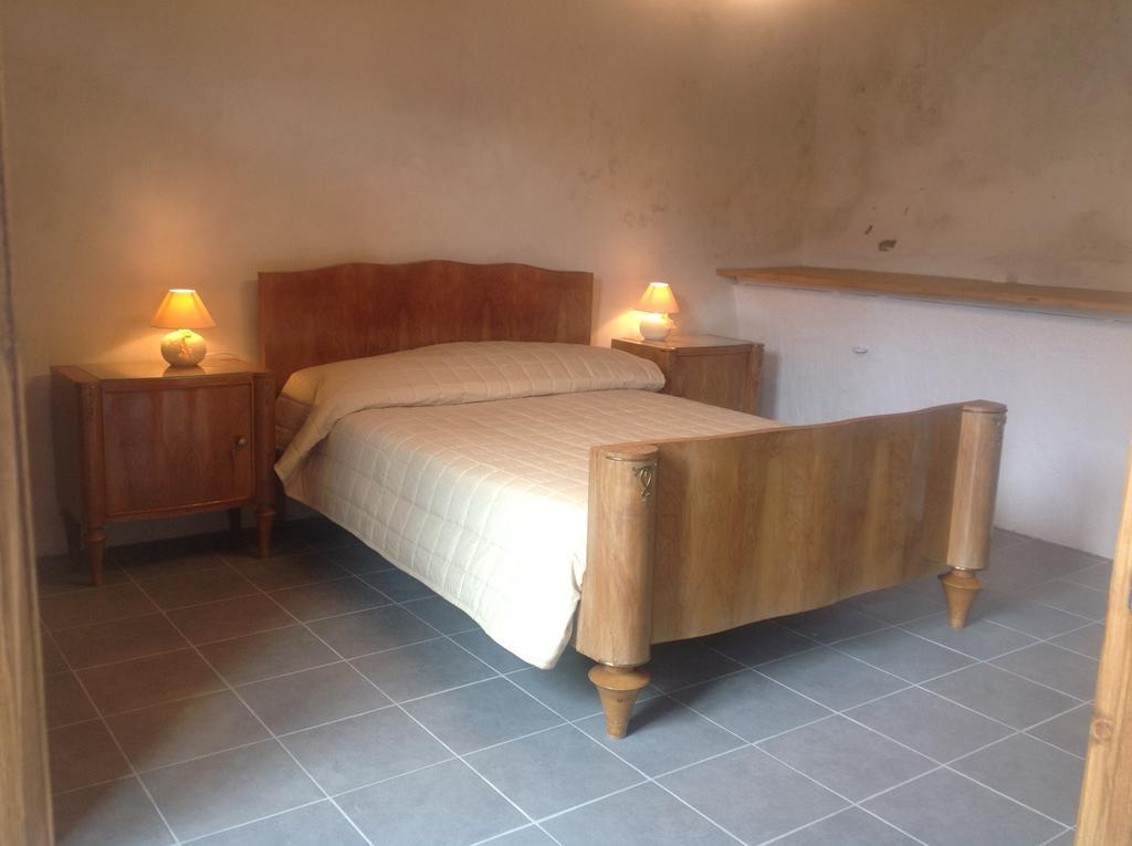 Thesecretgarden-France Bed and Breakfast Saint-Pierre-du-Lorouër Rum bild